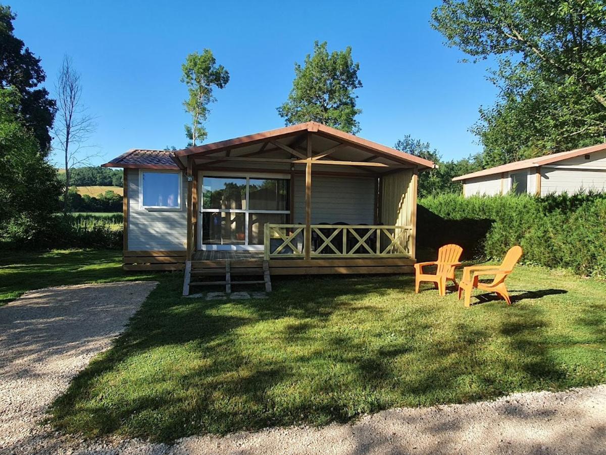 Camping Familial Paisible Avec Piscine, Mobil Home , Chalet, Studio & Emplacement Nue Casties-Labrande Exterior foto