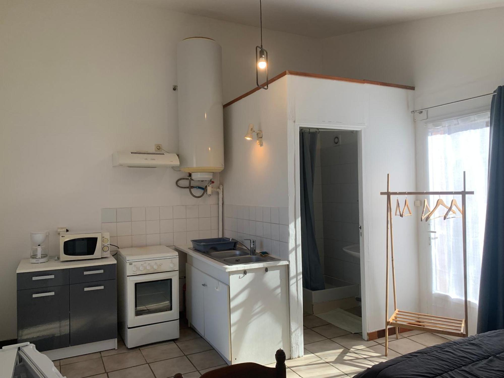 Camping Familial Paisible Avec Piscine, Mobil Home , Chalet, Studio & Emplacement Nue Casties-Labrande Exterior foto