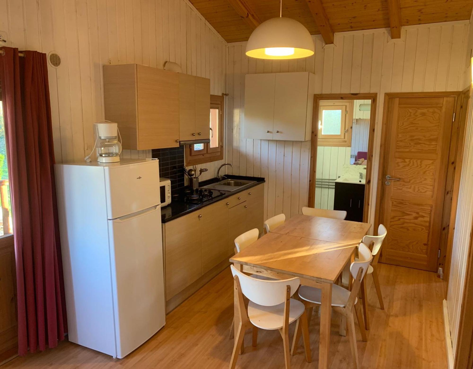 Camping Familial Paisible Avec Piscine, Mobil Home , Chalet, Studio & Emplacement Nue Casties-Labrande Exterior foto