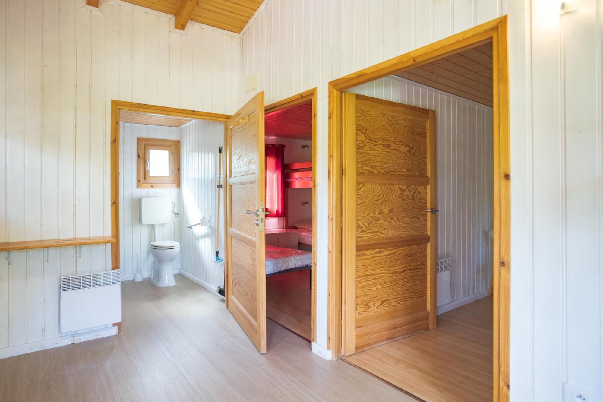 Camping Familial Paisible Avec Piscine, Mobil Home , Chalet, Studio & Emplacement Nue Casties-Labrande Exterior foto