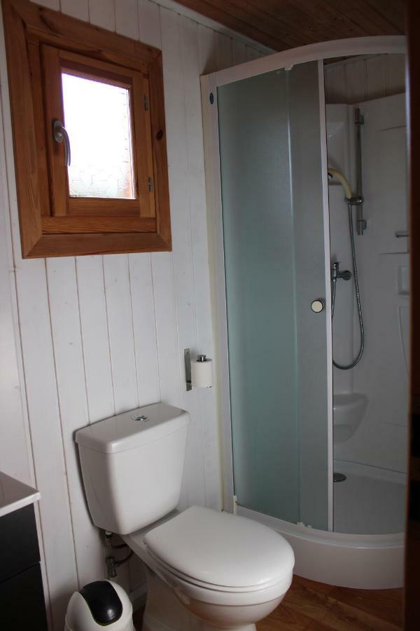 Camping Familial Paisible Avec Piscine, Mobil Home , Chalet, Studio & Emplacement Nue Casties-Labrande Exterior foto
