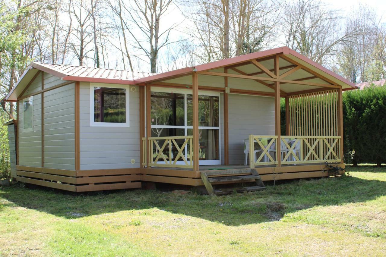 Camping Familial Paisible Avec Piscine, Mobil Home , Chalet, Studio & Emplacement Nue Casties-Labrande Exterior foto