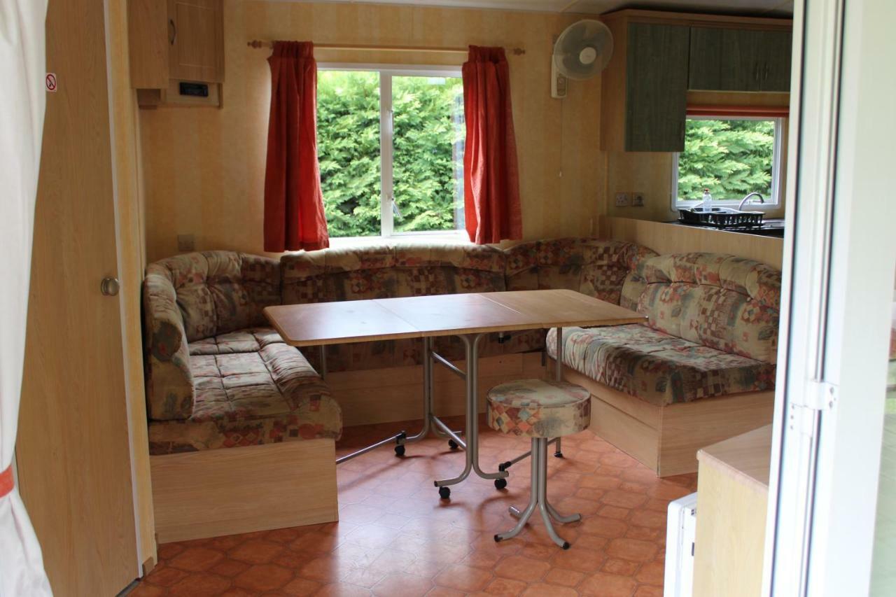 Camping Familial Paisible Avec Piscine, Mobil Home , Chalet, Studio & Emplacement Nue Casties-Labrande Exterior foto